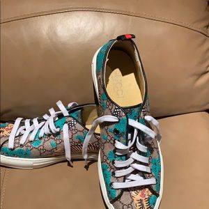Gucci sneakers